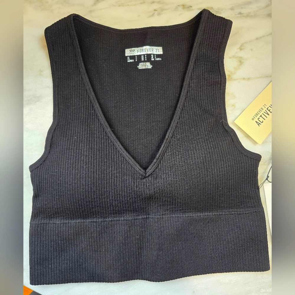 Forever 21 Black Ribbed V-Neck Women's Top 42 43
